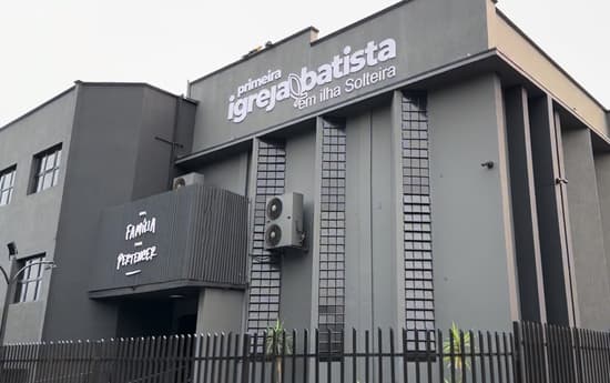 Fachada do templo da Primeira Igreja Batista em Ilha Solteira